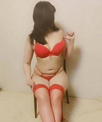 Я создана, чтобы исполнять тайные фантазии и украшать твои одинокие вечера. У меня есть фото, которые расскажут тебе больше, чем ты можешь представить. Ты можешь полностью расслабиться и насладиться моими услугами - я знаю, как удовлетворить самые сокровенные желания. У меня много возможностей, которые ты не сможешь сопротивляться. Москва станет твоим раем со мной. Отзывы моих клиентов говорят обо всем - я заботлива, страстна и никогда не разочарую тебя. Жду твоего звонка. 💋💕🔥 852, 36 лет