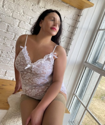 Искрометная красотка с огненной натурой приглашает на встречу, где мы сможем погрузиться в мир страсти и удовольствия. Готова исполнить самые развратные желания. Звони и приходи! 2216, 37 лет