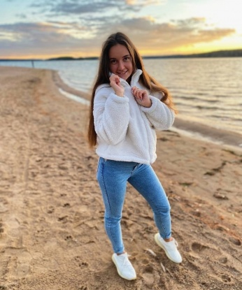 Жгучая, раскрепощенная красотка с шикарной фигурой готова исполнить все твои желания. Остановись на мгновение и погрузись в мир наслаждения со мной. Позвони и ты не пожалеешь! 2359, 23 года