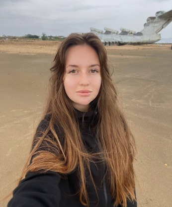 Жгучая, раскрепощенная красотка с шикарной фигурой готова исполнить все твои желания. Остановись на мгновение и погрузись в мир наслаждения со мной. Позвони и ты не пожалеешь! 2359, 23 года