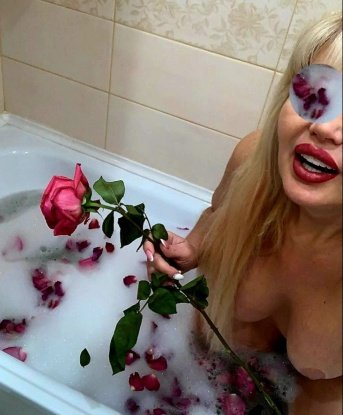 Милая и игривая леди ждет на своей территории сострадательного и щедрого джентльмена. Позволь мне доставить тебе незабываемое блаженство и удовольствие! 7906, 38 лет